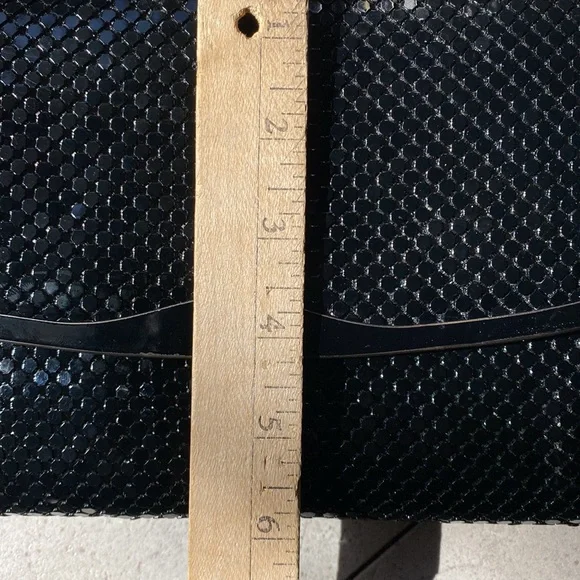 Black Sequin clutch bag w/attached chain for that special date-night. Nice size - Picture 9 of 10